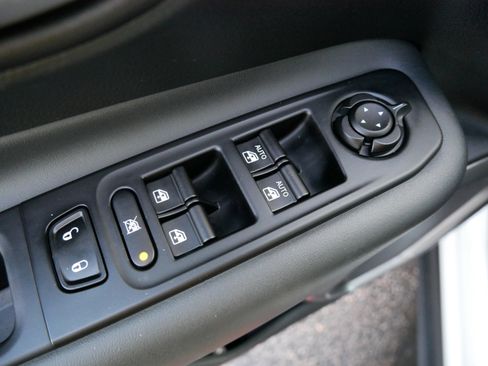 Used 2023 Jeep Renegade Limited image 19