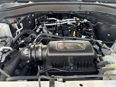 Used 2021 Ford Explorer XLT w/ Equipment Group 202A AWD/4WD image 37