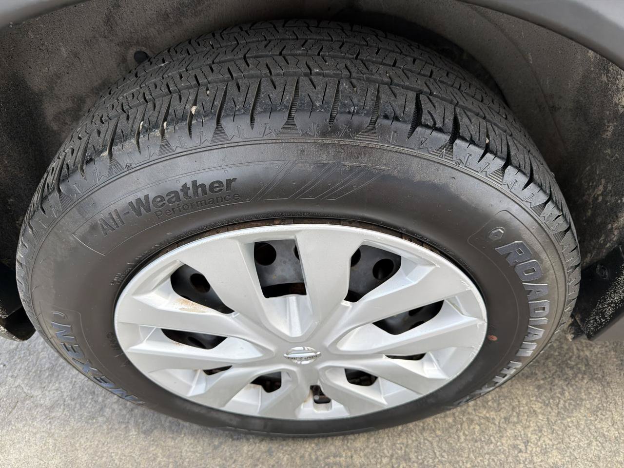 Used 2014 Nissan Rogue S AWD/4WD image 18