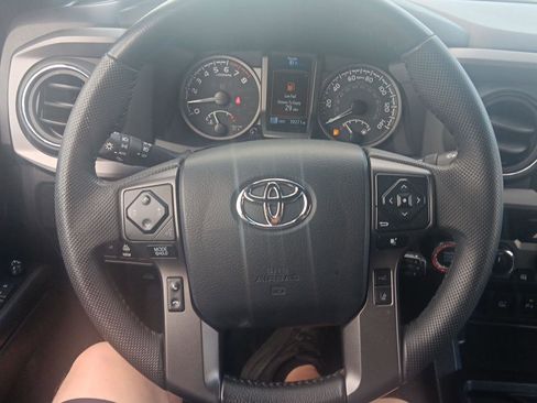Used 2023 Toyota Tacoma TRD Off-Road w/ Advanced Technology Package AWD/4WD image 20