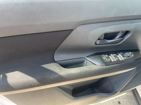 Used 2025 Nissan Kicks S FWD image 17