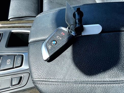 Used 2017 BMW X5 xDrive40e image 15