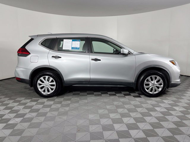 Used 2017 Nissan Rogue S AWD/4WD image 5
