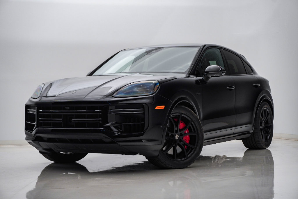 Certified 2025 Porsche Cayenne Turbo AWD/4WD image 1
