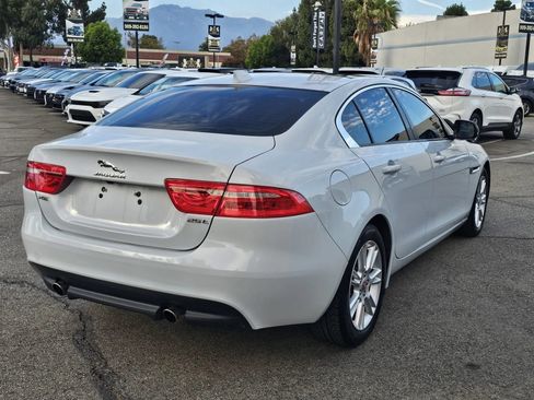 Used 2018 Jaguar XE Premium RWD image 5