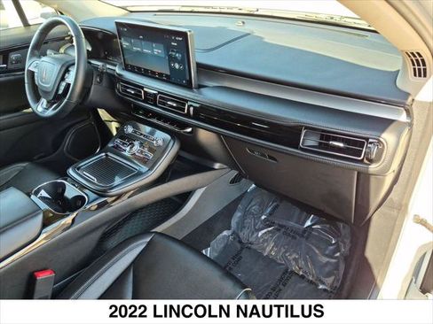 Certified 2022 Lincoln Nautilus FWD w/ Premium Package image 26