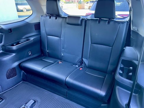 Used 2024 Toyota Grand Highlander AWD image 30