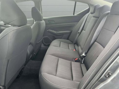 Used 2025 Nissan Altima 2.5 SV FWD image 17