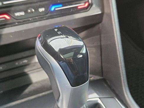 Used 2023 Volkswagen Tiguan SE R-Line image 13