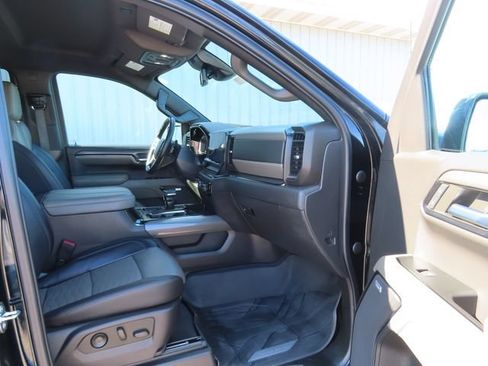 Used 2023 Chevrolet Silverado 1500 ZR2 AWD/4WD image 23
