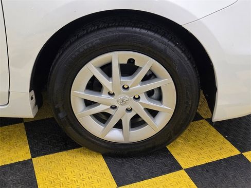 Used 2014 Toyota Prius V Two image 9