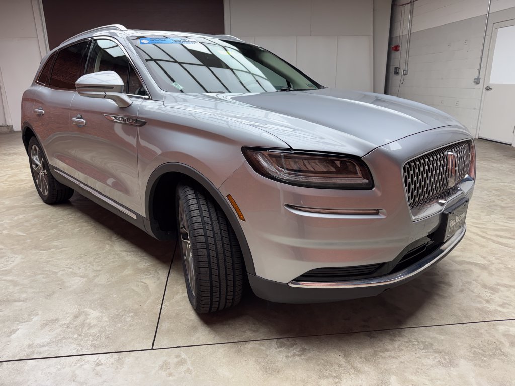 Used 2023 Lincoln Nautilus Reserve AWD/4WD image 6