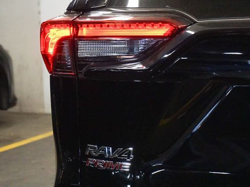 Used 2024 Toyota RAV4 SE image 12