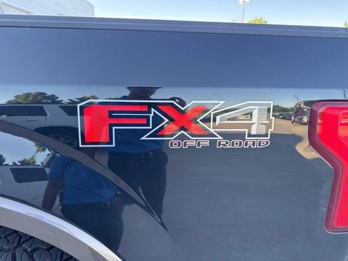 Used 2018 Ford F150 Lariat w/ Equipment Group 502A Luxury AWD/4WD image 16