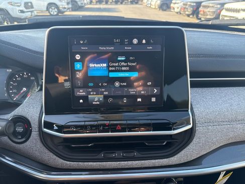 Certified 2025 Jeep Compass Latitude image 20