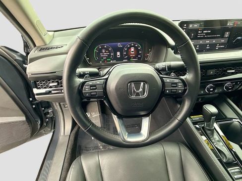 Used 2024 Honda Accord Touring image 10