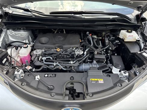 Used 2022 Toyota Sienna XLE image 38