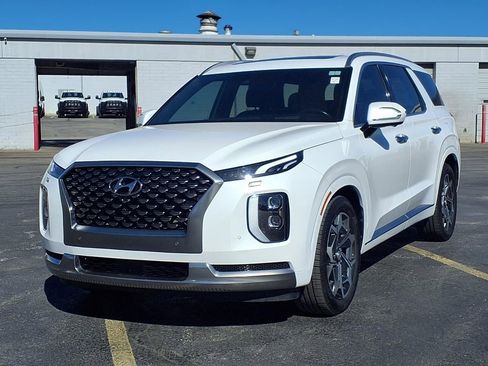 Used 2022 Hyundai Palisade Calligraphy image 2