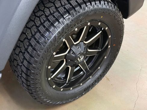 Used 2015 Jeep Wrangler Unlimited Sport w/ Quick Order Package 24S AWD/4WD image 11