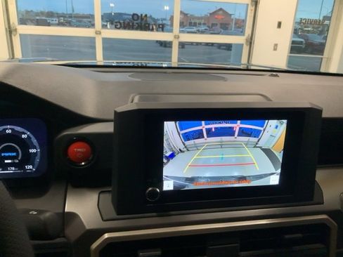 Used 2025 Toyota Tacoma TRD Off-Road image 2