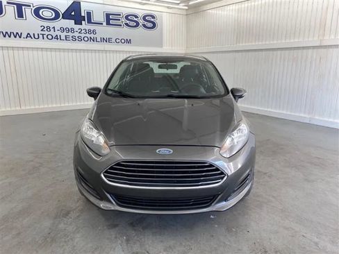 Used 2019 Ford Fiesta SE image 2