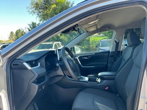 Used 2024 Toyota RAV4 XLE FWD image 27