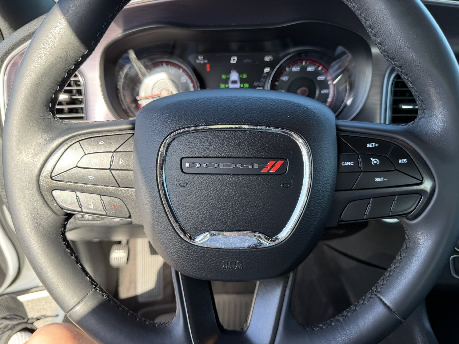 Used 2018 Dodge Charger SXT w/ Blacktop Package RWD image 35