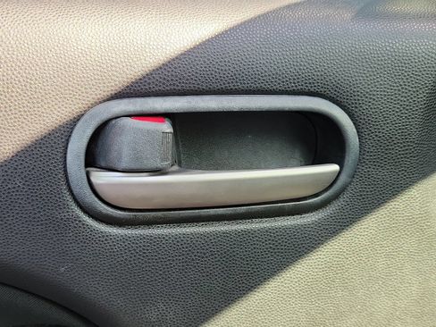 Used 2012 MAZDA MAZDA2 Touring FWD image 16