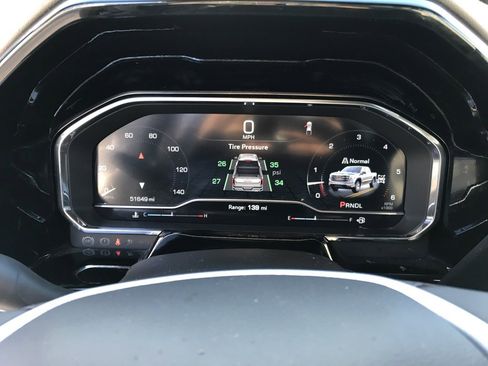 Used 2024 GMC Sierra 1500 SLT image 13