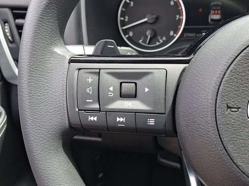 Used 2023 Nissan Rogue SV AWD/4WD image 20