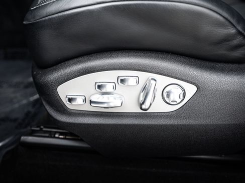 Certified 2024 Porsche Macan GTS AWD/4WD image 18