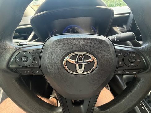Used 2022 Toyota Corolla LE w/ Carpet Mat Package (TMS) FWD image 28