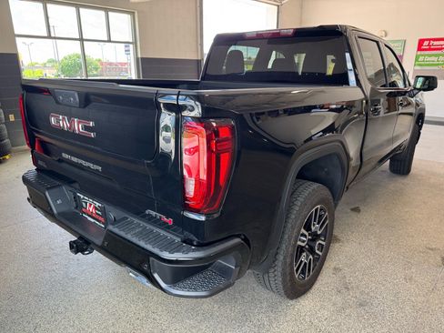 Used 2025 GMC Sierra 1500 AT4 w/ Technology Package AWD/4WD image 5