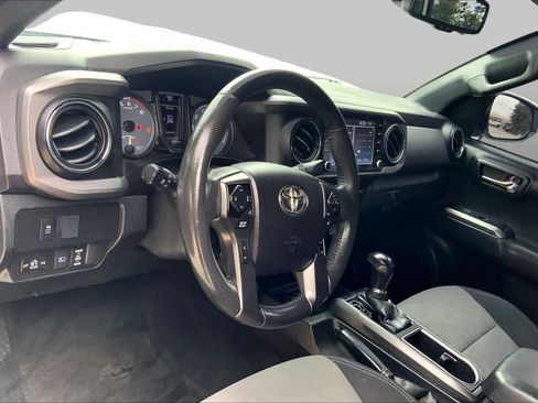 Used 2021 Toyota Tacoma TRD Off-Road AWD/4WD image 18