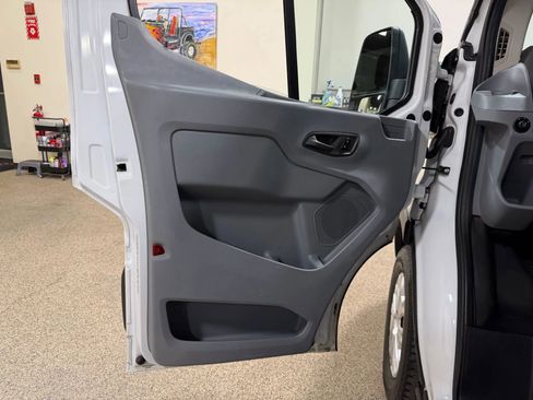 Used 2015 Ford Transit 250 148 Medium Roof image 23
