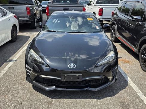 Used 2019 Toyota 86 RWD image 2