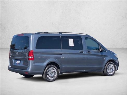 Used 2016 Mercedes-Benz Metris Passenger image 5