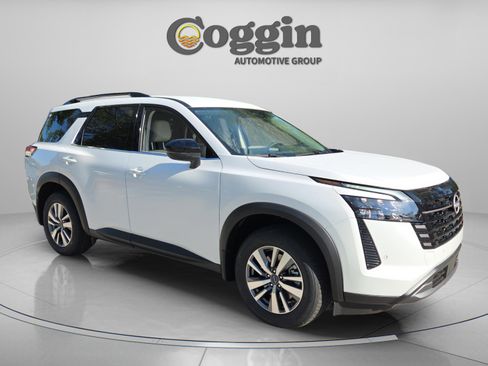 New 2026 Nissan Pathfinder SL FWD image 7