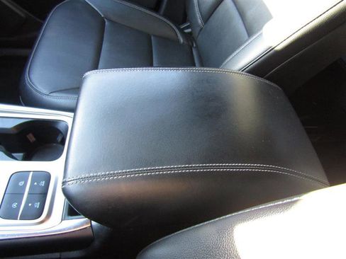 Used 2020 Ford Explorer XLT w/ Equipment Group 202A image 24