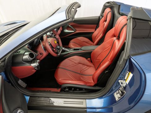 Certified 2021 Ferrari 812 GTS image 9