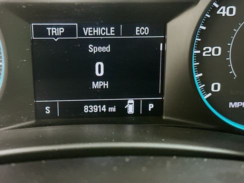 Used 2018 Chevrolet Equinox LT FWD image 19