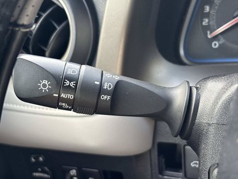 Used 2015 Toyota RAV4 Limited FWD image 23