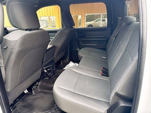 Used 2022 RAM 2500 Tradesman w/ Chrome Appearance Group image 12