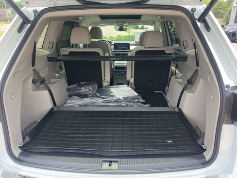 New 2026 Volkswagen Atlas SE FWD image 28