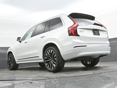 New 2026 Volvo XC90 B6 Ultra image 27