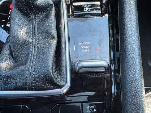 Used 2024 Jeep Compass Limited w/ High Altitude Package image 25