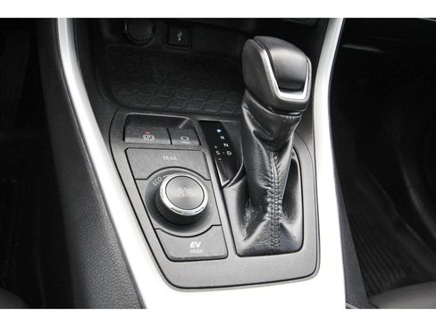 Used 2021 Toyota RAV4 XLE Premium AWD/4WD image 27
