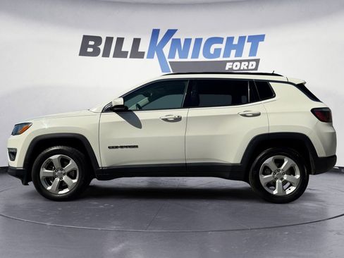 Used 2018 Jeep Compass Latitude FWD image 2
