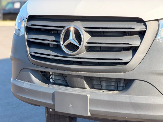 Used 2025 Mercedes-Benz Sprinter 2500 image 5