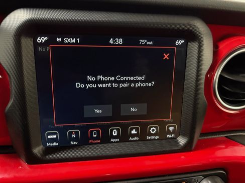 Used 2022 Jeep Gladiator Overland w/ Cold Weather Group AWD/4WD image 18